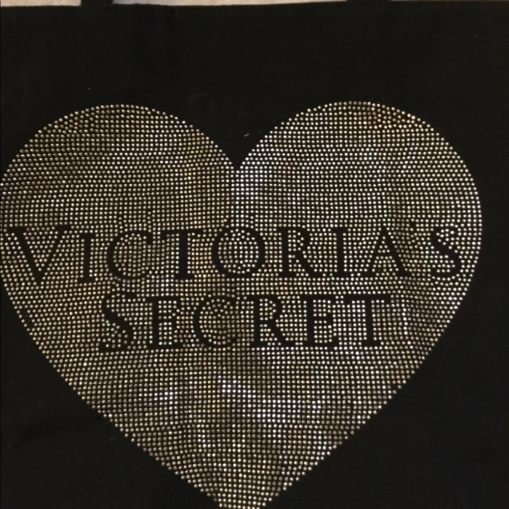 Victoria Secret - Picture 2 of 4